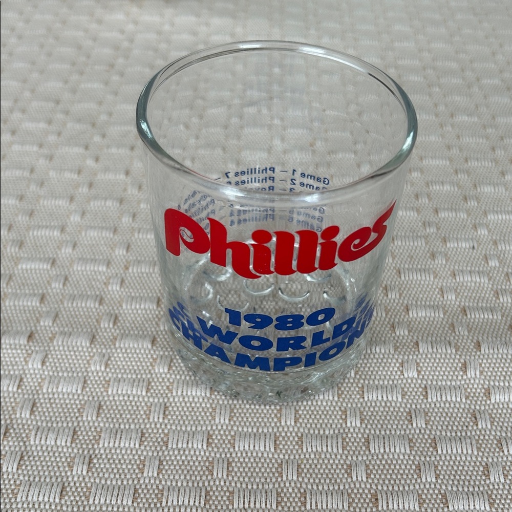 Vintage Phillies 1980 World Champions Glass